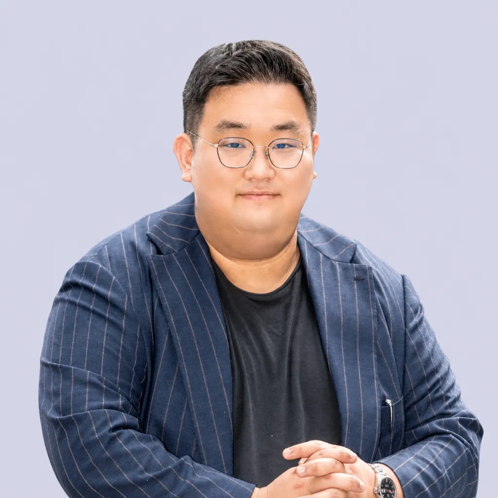 Portrait of Heesu Jang